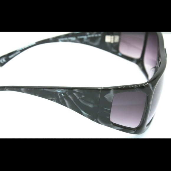 Mosley Tribes Chambers Sunglasses Gradient - Picture 5 of 7